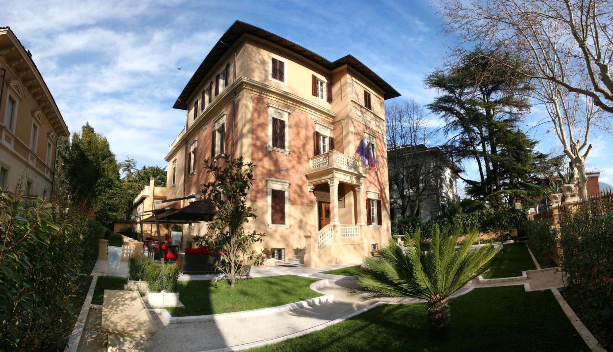 Unahotels Villa Dei Platani Foligno Luaran gambar
