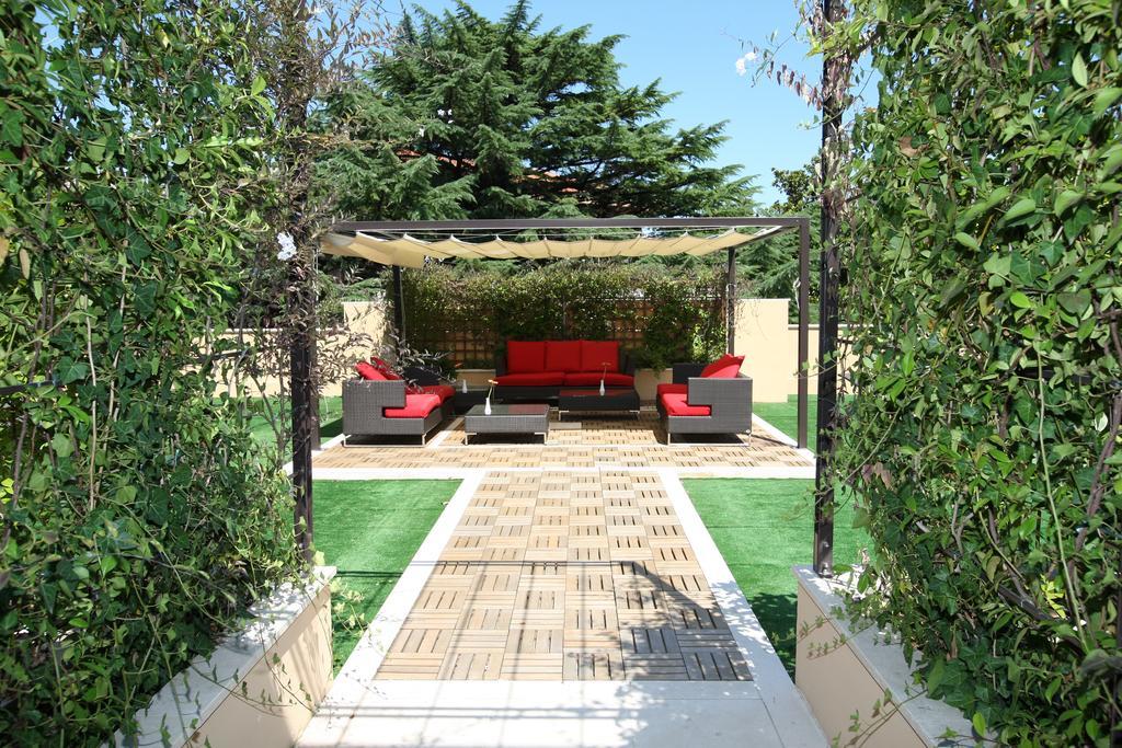 Unahotels Villa Dei Platani Foligno Luaran gambar