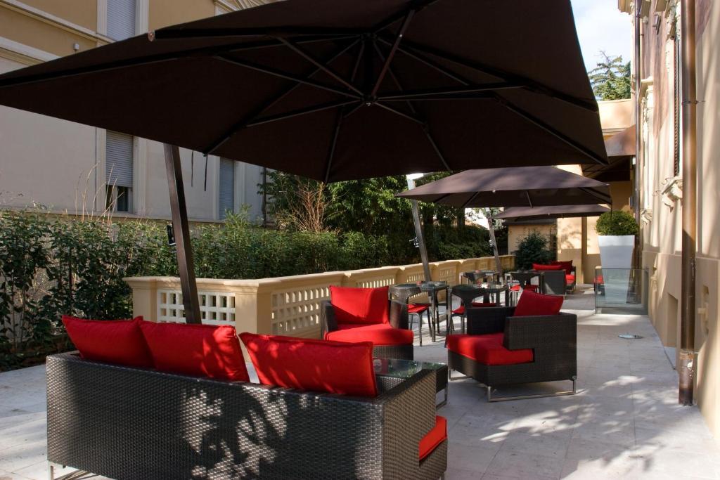 Unahotels Villa Dei Platani Foligno Luaran gambar