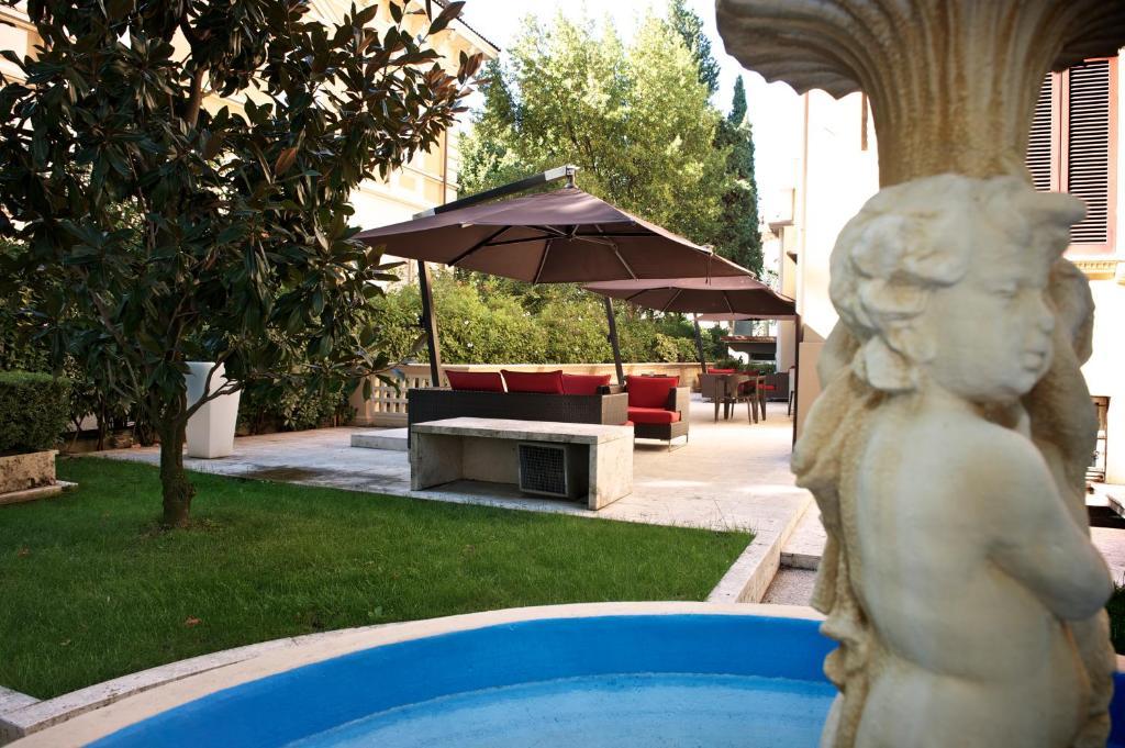 Unahotels Villa Dei Platani Foligno Luaran gambar