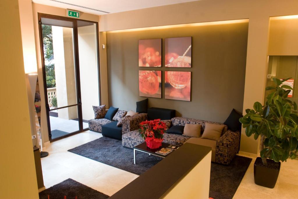 Unahotels Villa Dei Platani Foligno Luaran gambar