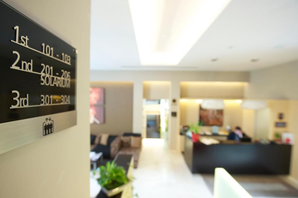 Unahotels Villa Dei Platani Foligno Luaran gambar