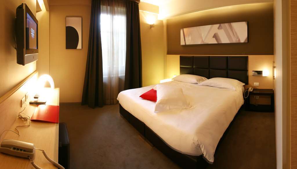 Unahotels Villa Dei Platani Foligno Bilik gambar