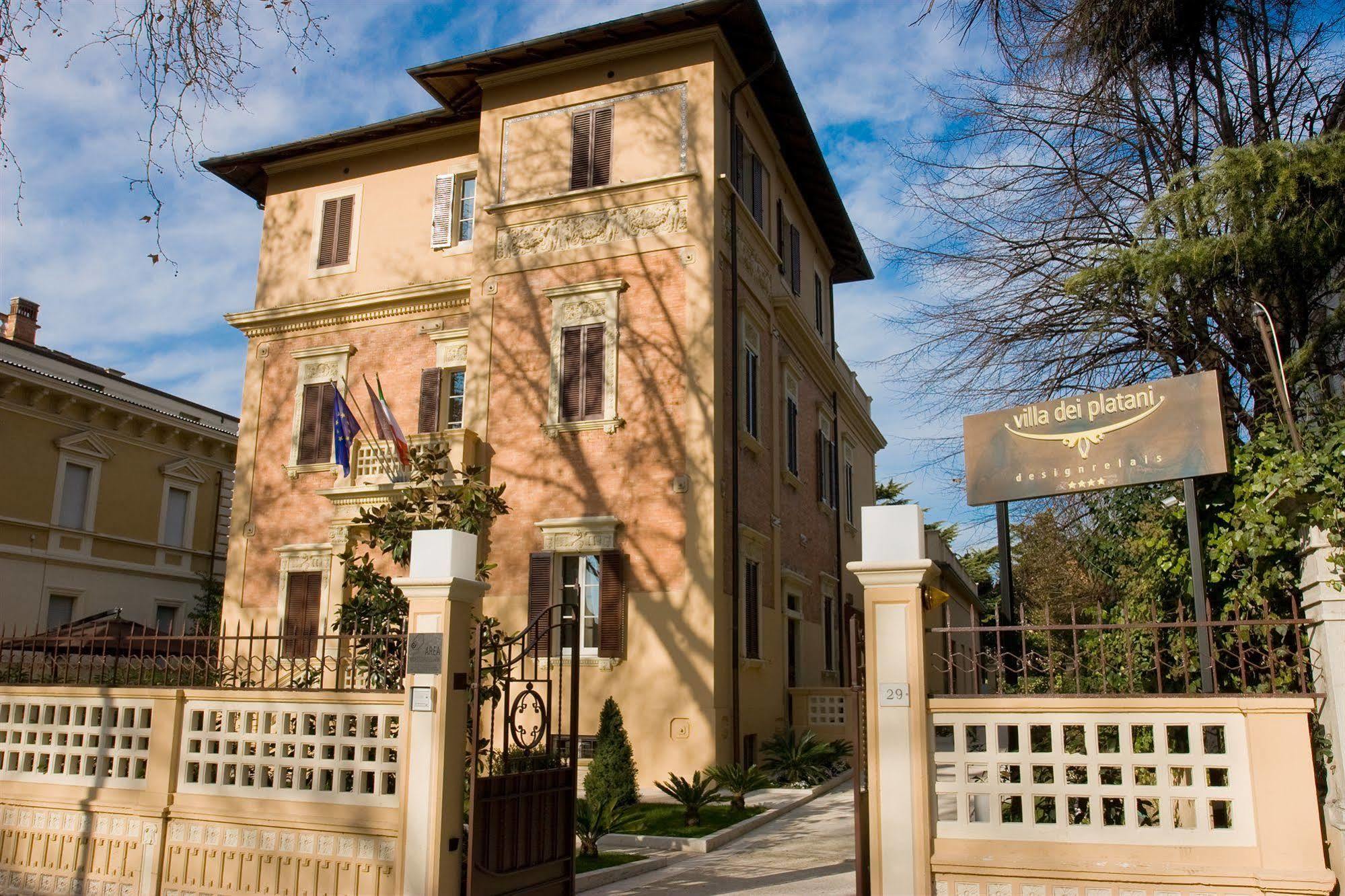 Unahotels Villa Dei Platani Foligno Luaran gambar